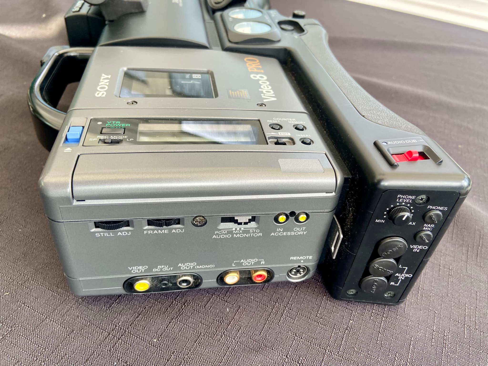 Sony V800E Hi8 camcorder in near new condition