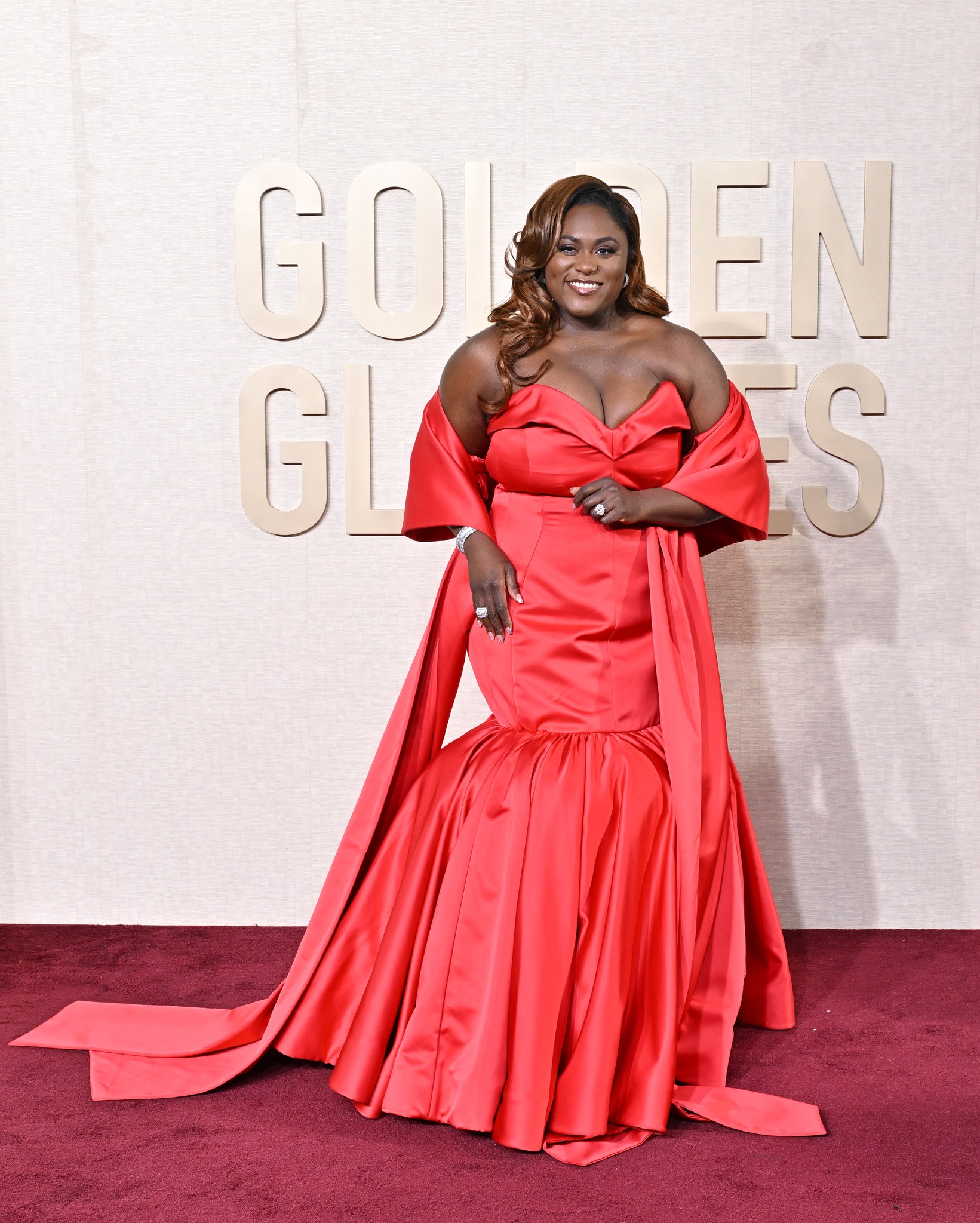 golden globes red dress These #GoldenGlobes carpet looks were everything! 😍 Let us know your favorite look down below! 21489White