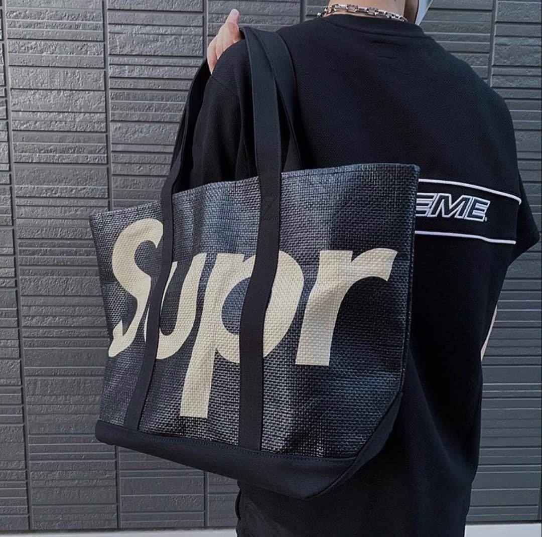 Supreme Raffia TOTE bag.. Unisex.. RM790