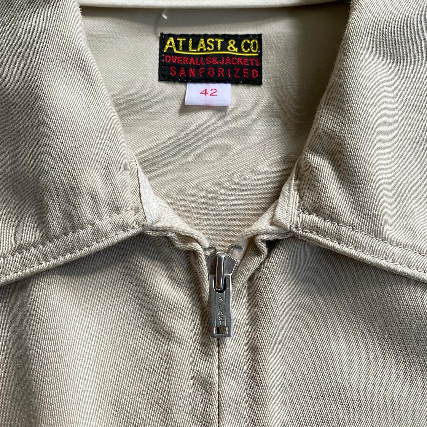 Atlast&co Sports Togs Ivory Jacket • Size 42 fit 40 