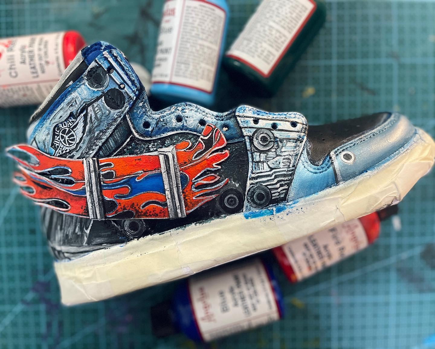 Dee Design - Customisation another level 🙌 Work in...