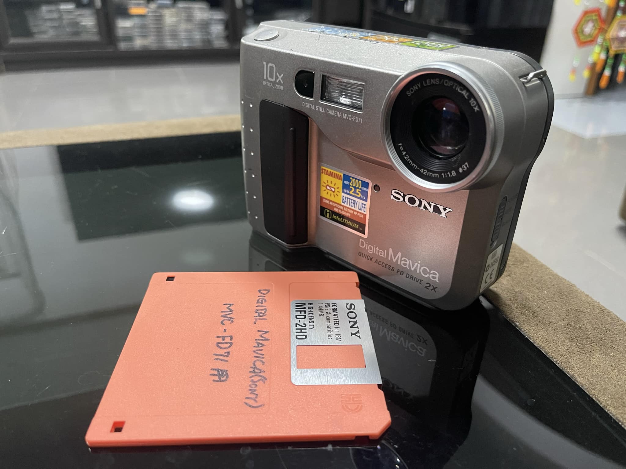 The MVC-FD7 was one of the first cameras to use the 3.5