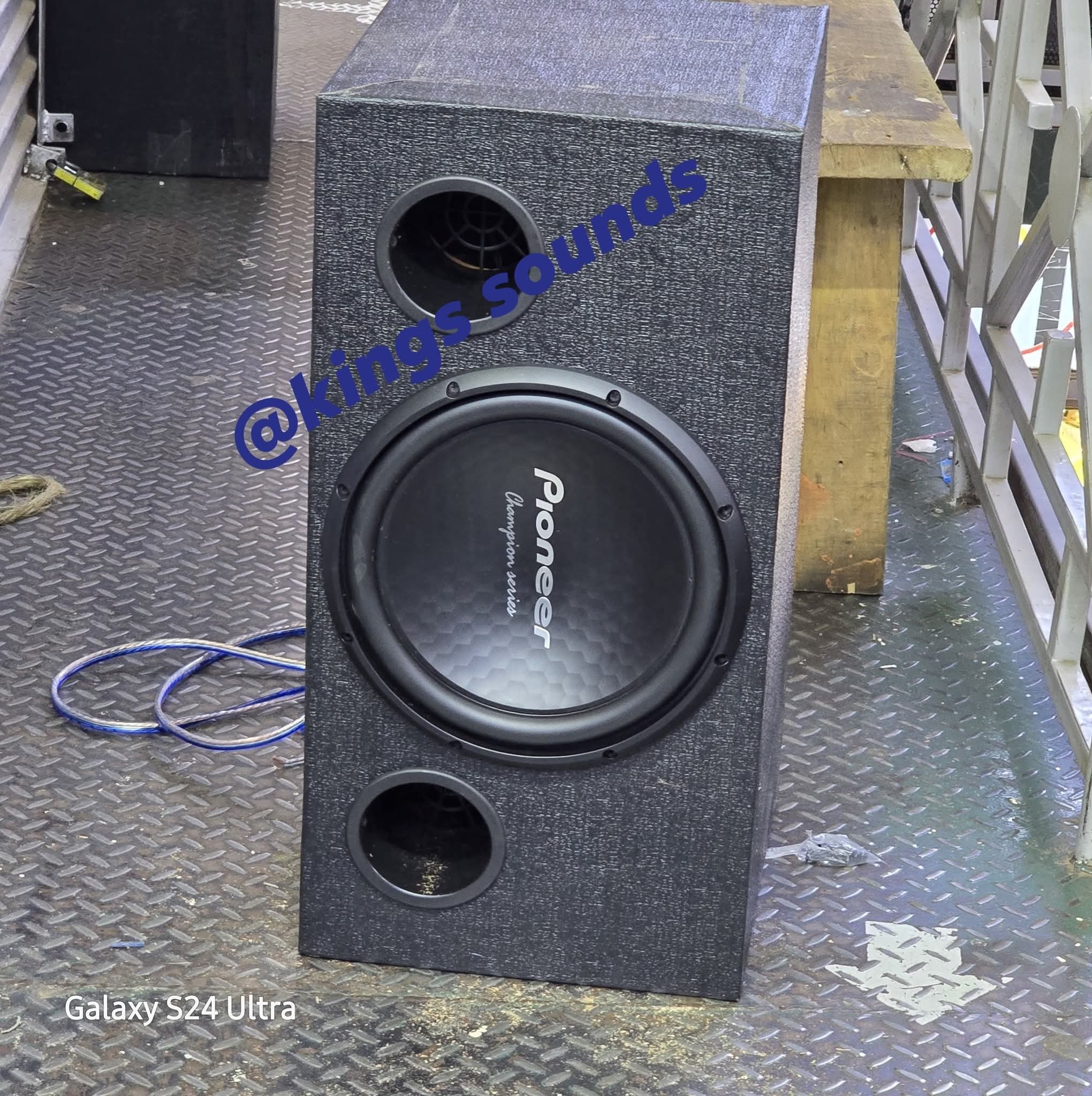 PIONEER CS-V50F 400W 6ohms. Contact 0342057090