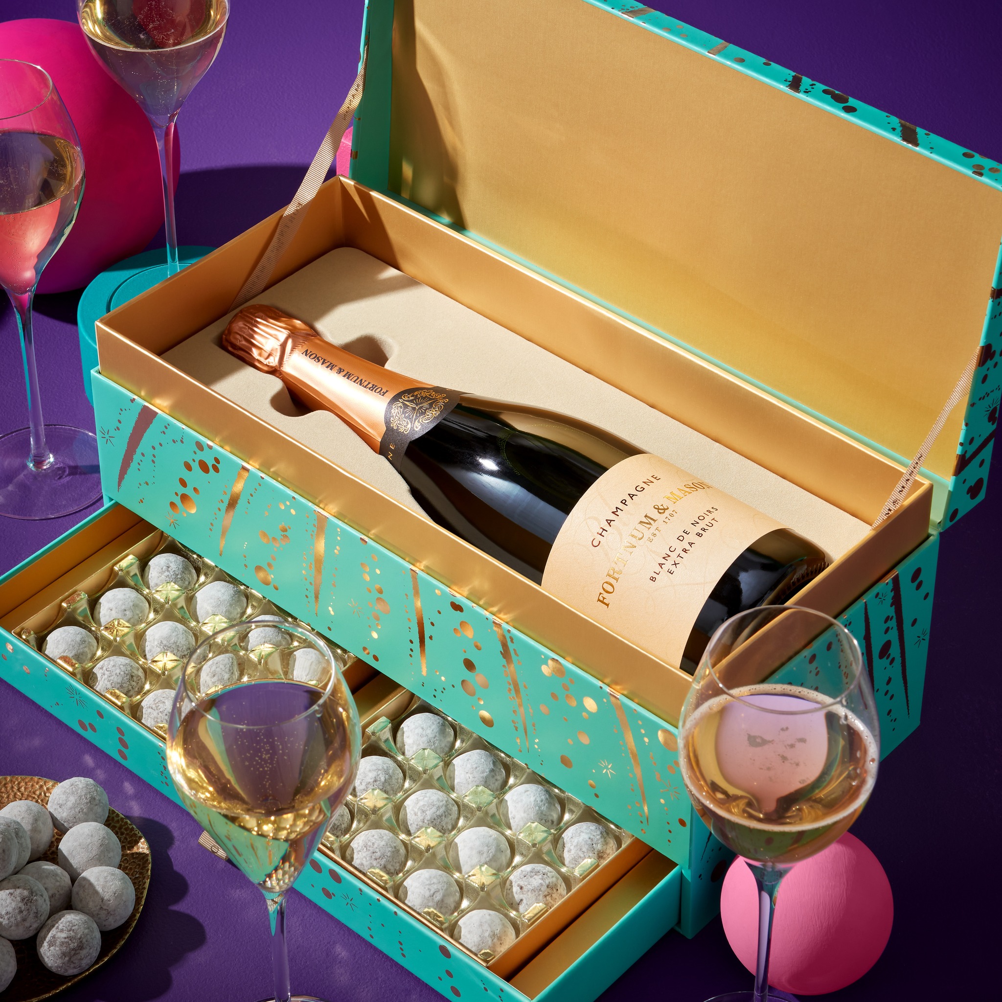 The perfect pair! In this delightful Wooden Gift Box you'll find