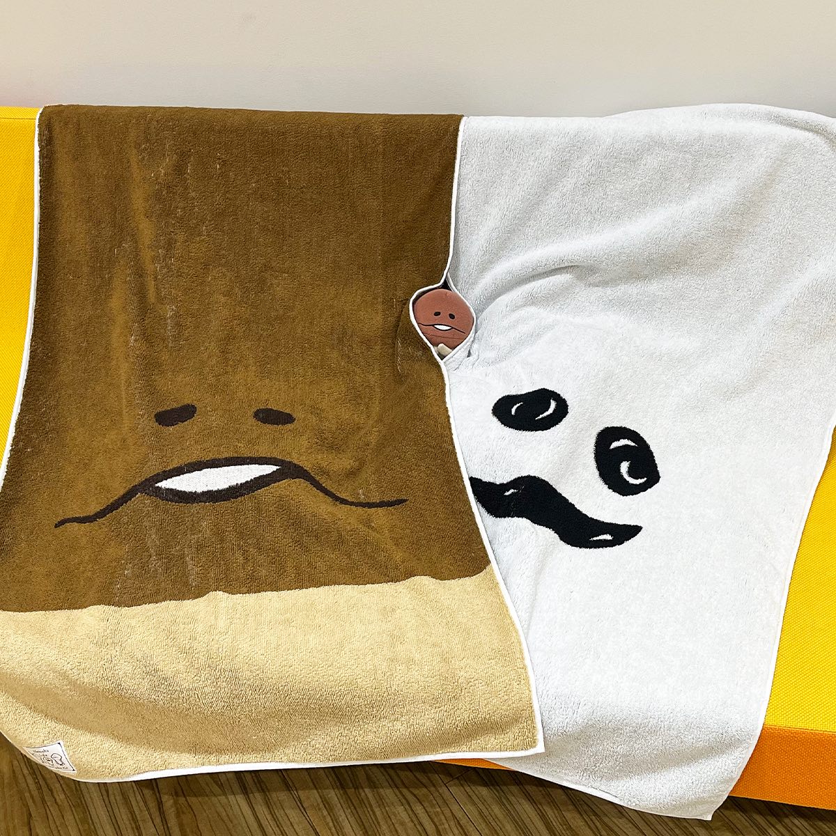 なめこ屋 バスタオル2枚セット んふんふ！（お顔がドドンなバスタオル！） んふんふ！？（どんな人