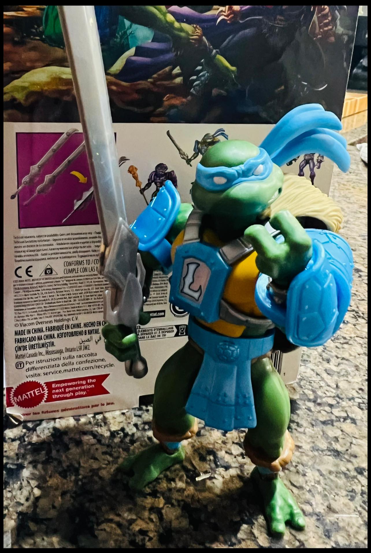 Diamond Select Tortues Ninja Gallery Statuette Leonardo 23 Cm - Diorama De Toit, Collection Limité, Design Par Kinetic Underground