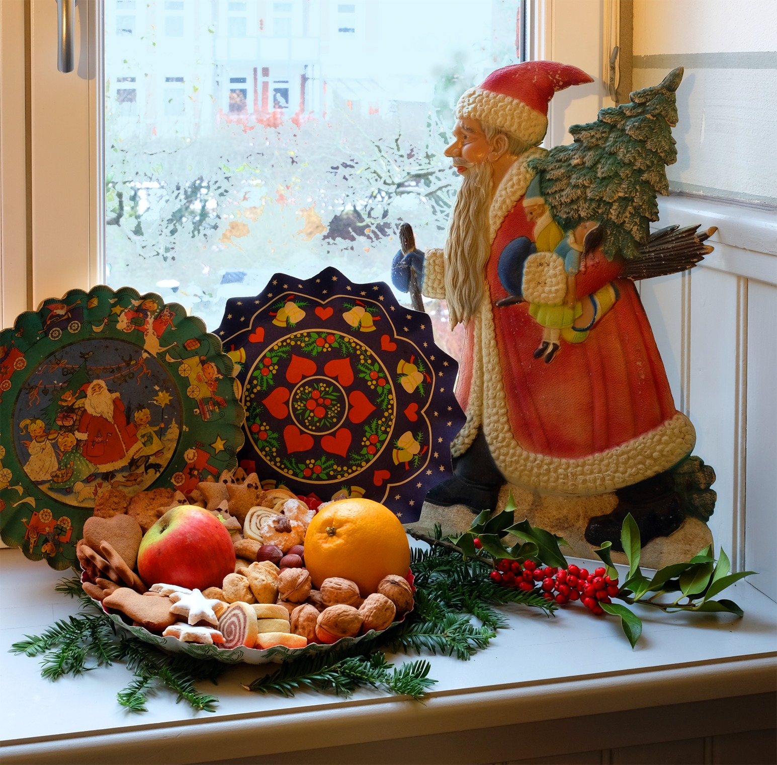 KLEINE KUNSTWERKE AUS PAPPE 