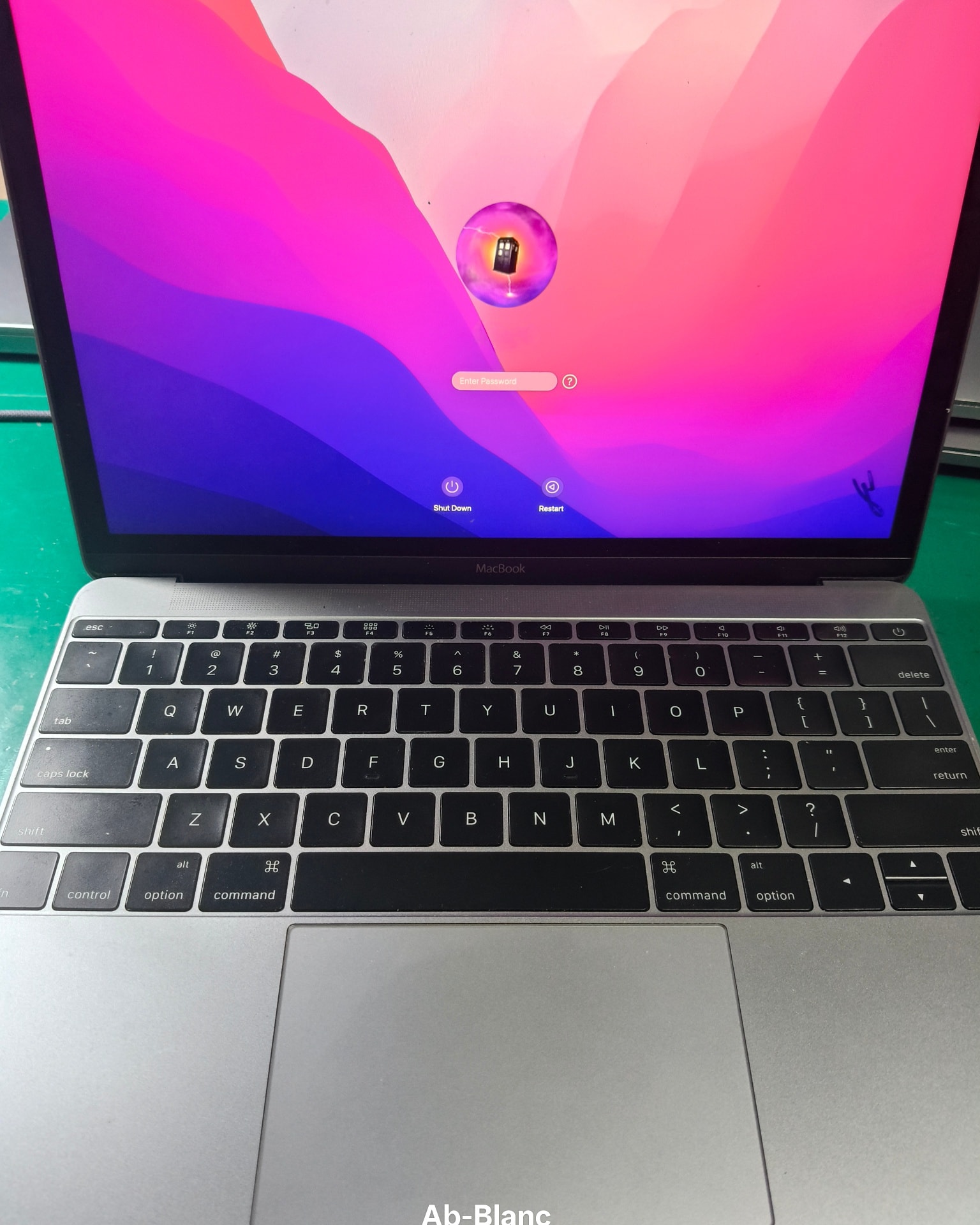 When We Opened Ab Blanc Laptop Apple Mac Repair Center Photo Inspiration