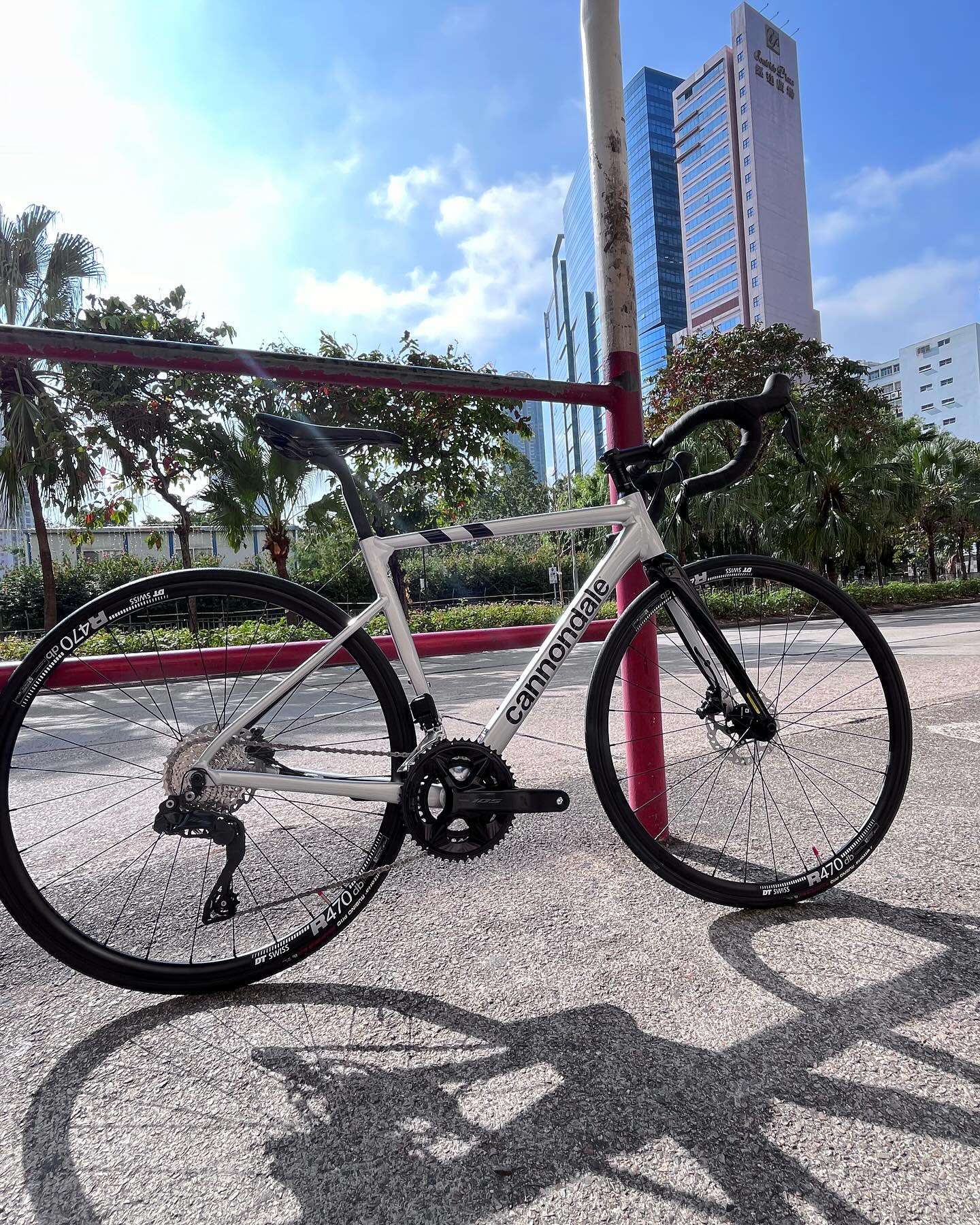 CAAD13 105 Di2 - Mercury Key specs: Frame: SmartForm C1 Premium 