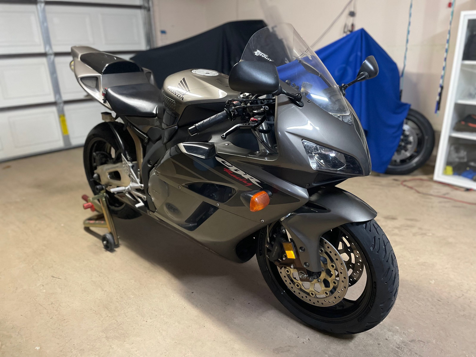 ジェルアップ First to close up for Iconic Motorbikes Tuesday's a true