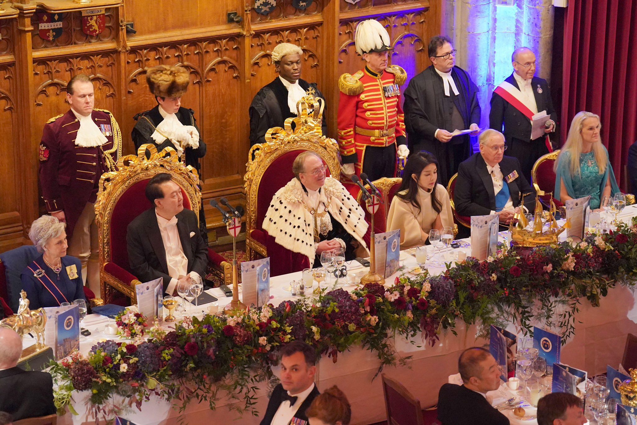 The Crown - 🍽️ 🇰🇷 This evening, The President and First Lady of the ...