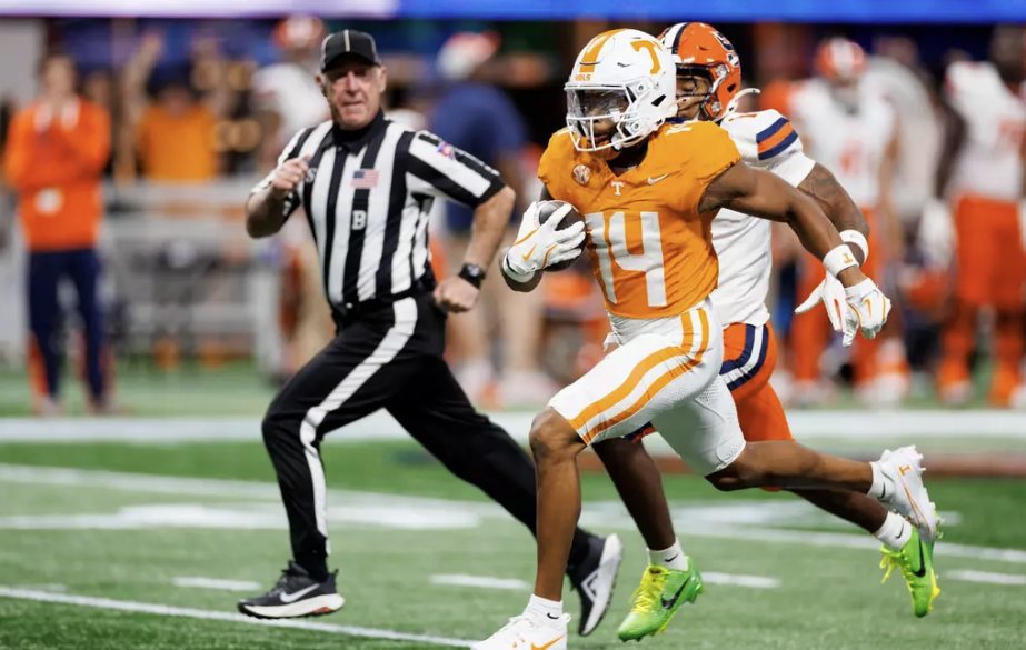 Rylee - Tennessee moves up two spots to No. 22 in this week's AP Poll ...