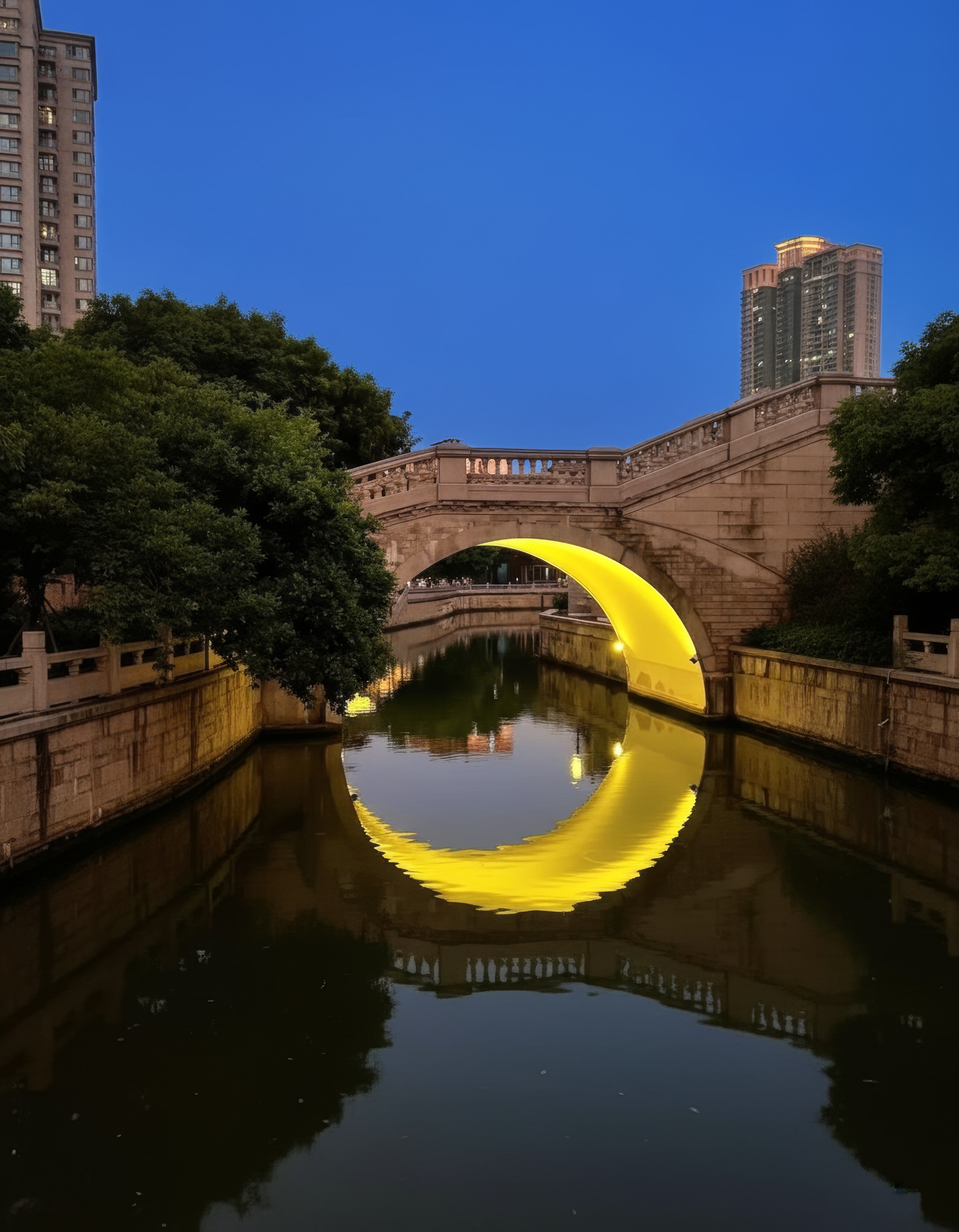 The famous Moon bridges in Guangzhou, China 🌙