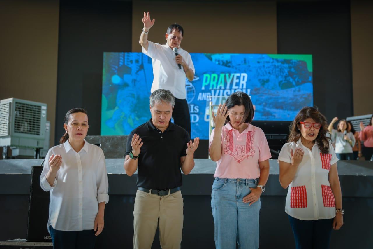LOOK: Sen. Grace Poe, Senate Majority... - iMPACT Leadership