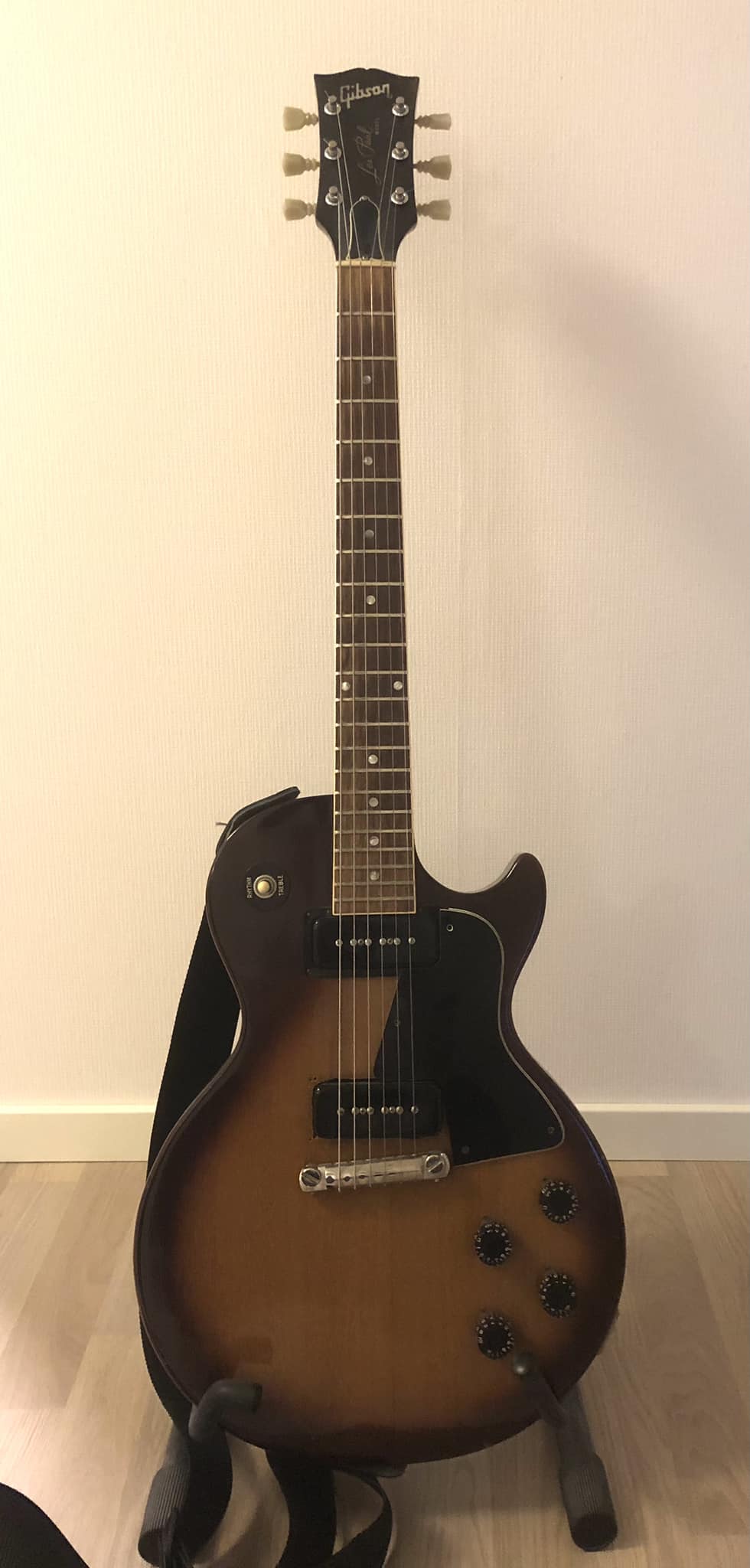 I am thinking about selling the Gibson S1 from the 1970s. Any idea