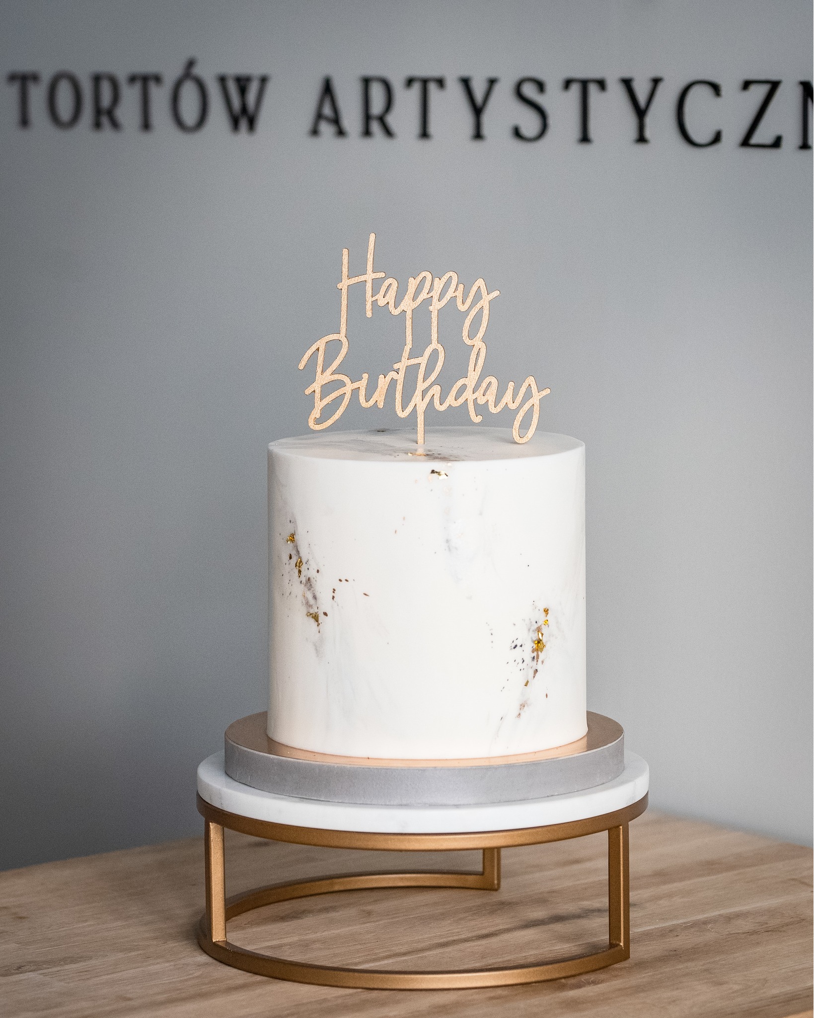 Tartoletka - Minimalistyczny tort marmurowy z odrobiną złota 😊