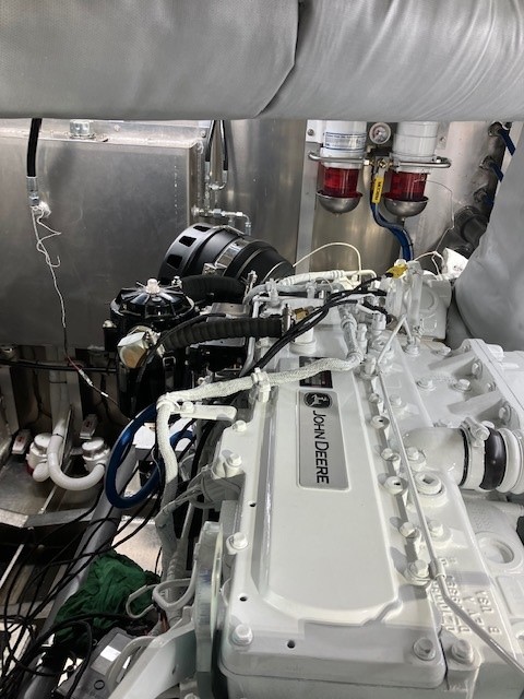 New custom build 47' crabber... - Cascade Engine Center, LLC