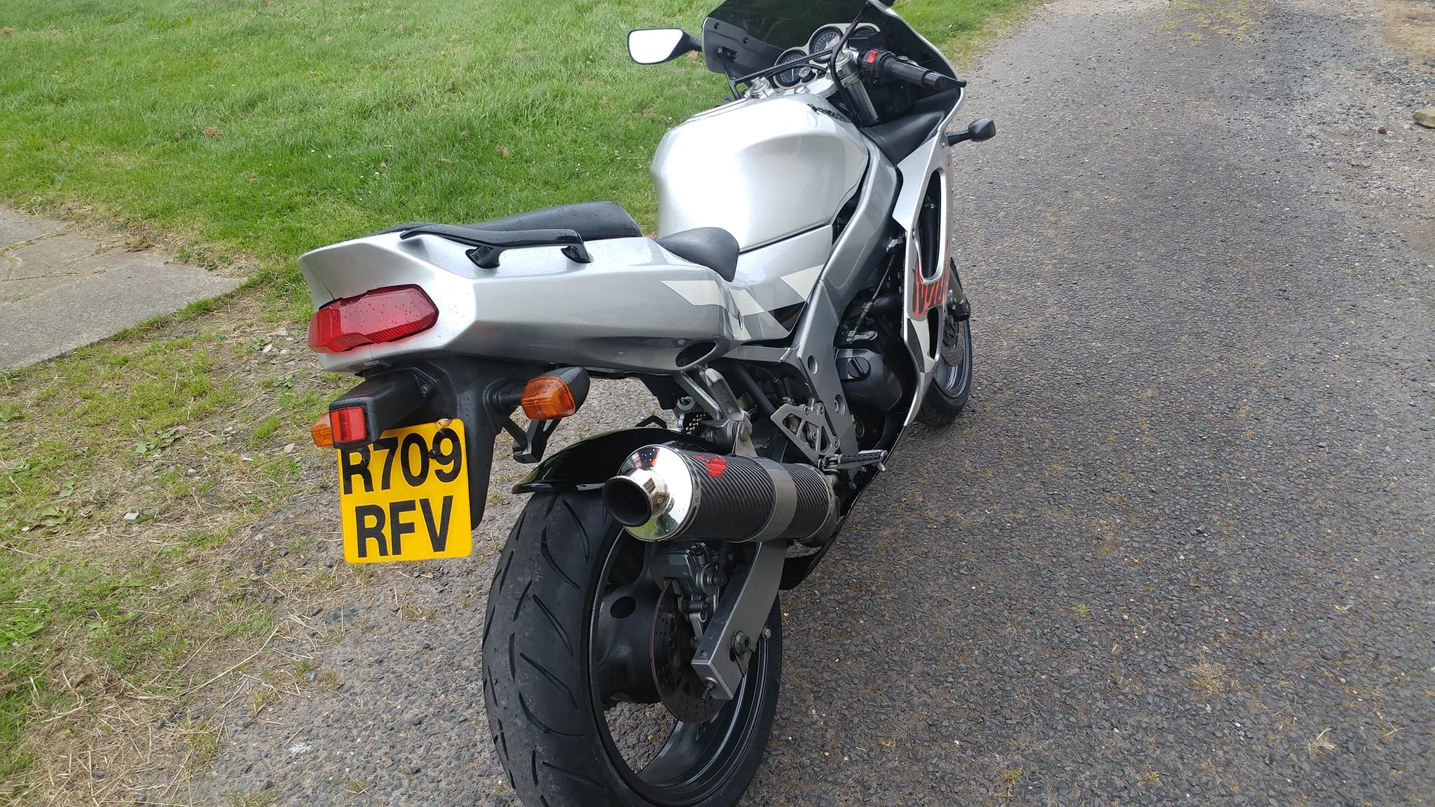 Restoring a 1995-1997 Kawasaki ZX6R bike to roadworthiness