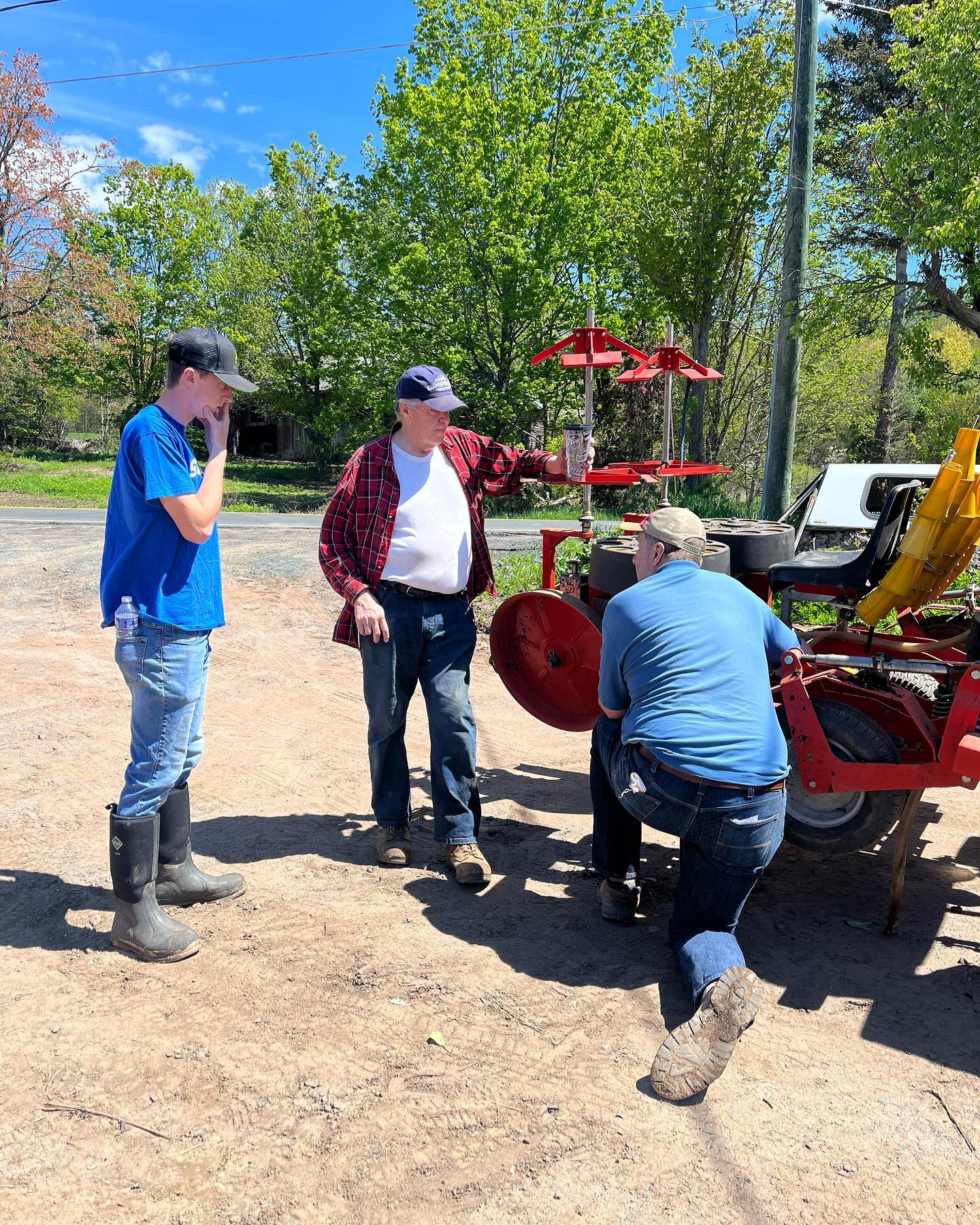Oxen - 9th, 10th and 11th generation of #farmers getting machines set ...