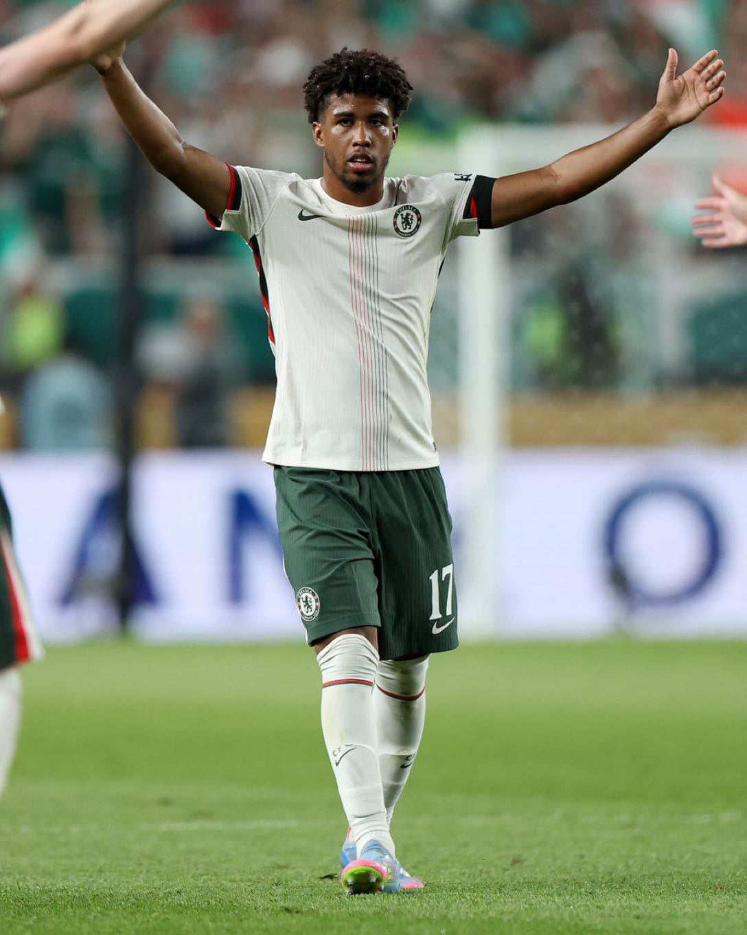 Andrey Santos vs Palmeiras: 89 minutes played 56 touches 90% pass