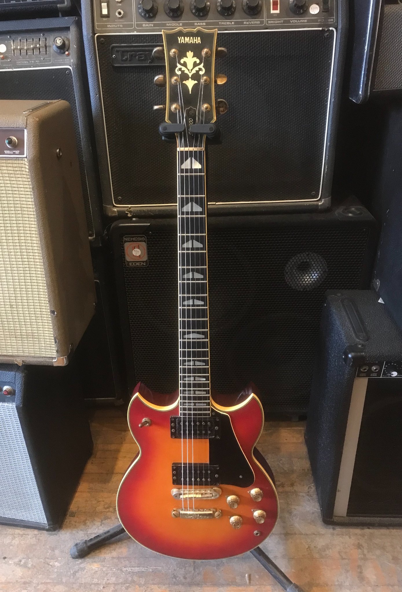 What is the value of a 1983 Yamaha SG1000N guitar?