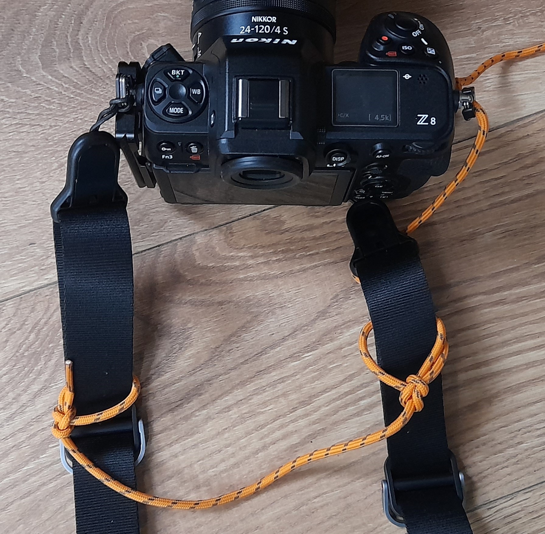 Those who are using a peak design cuff or leash on a TZ100, how 