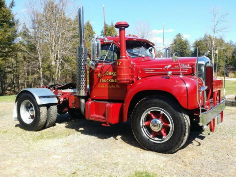 🇺🇸 1957 B-61 Mack Truck 🇺🇸
