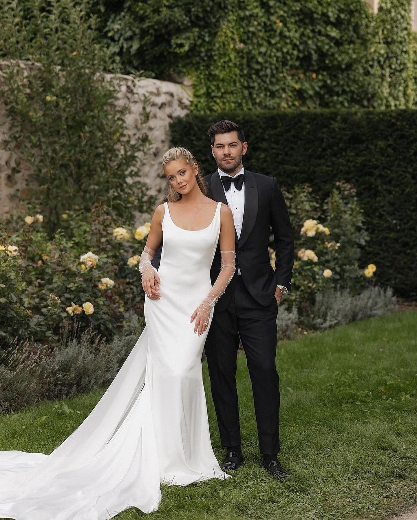margaret qualley wedding dress Jack Antonoff and Qualley's was a star-studded affair, and we have all the details on the momentous occasion. Tap here for more: https://bit.ly/3QNiO6H Bandeau Satin Bridesmaid Dress StyleId:W8201R Color:White / Royal Blue margaret qualley husband