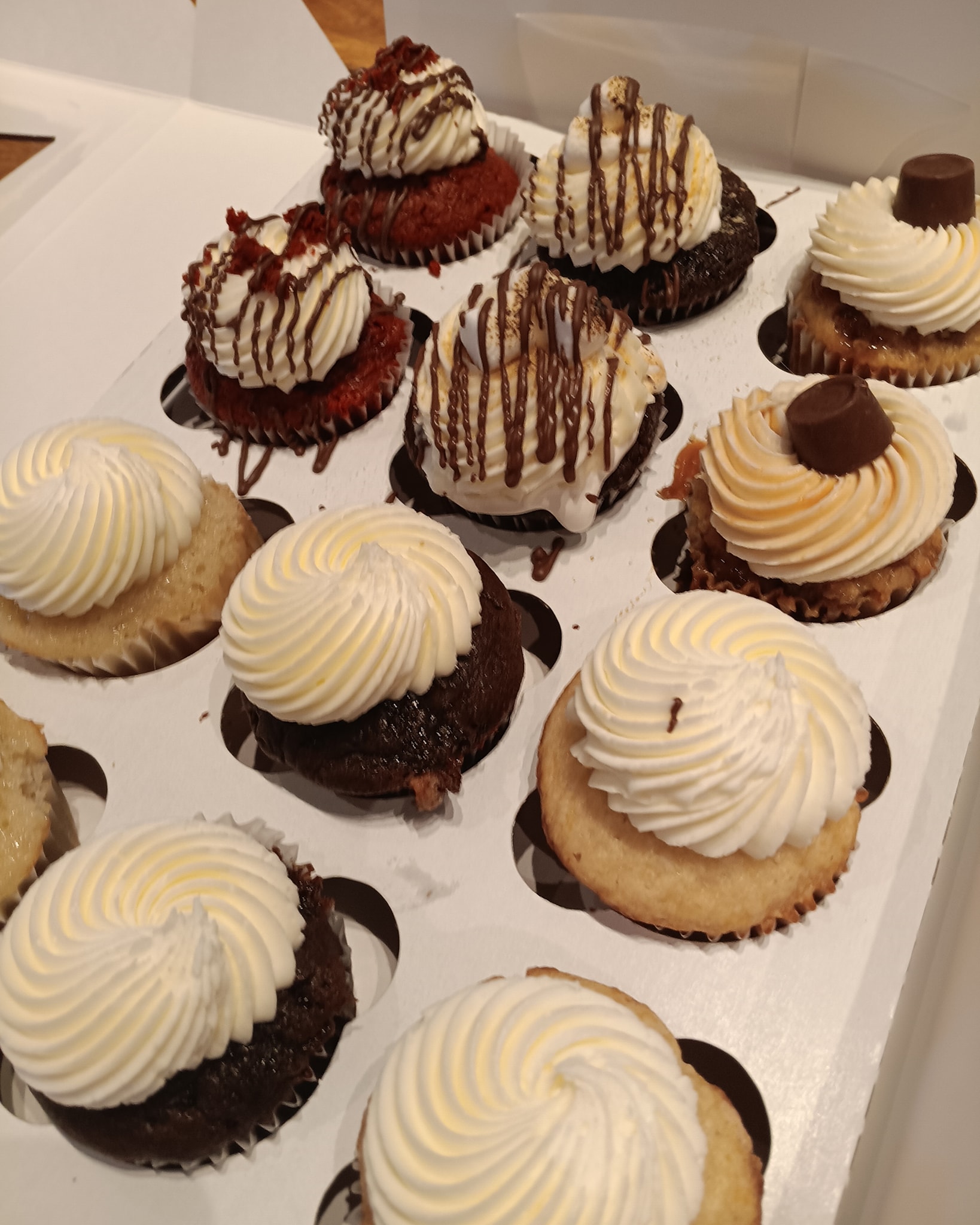 Book - Wedding Cake Tasting! 🎂 Here’s what we’re sampling: Vanilla with ...
