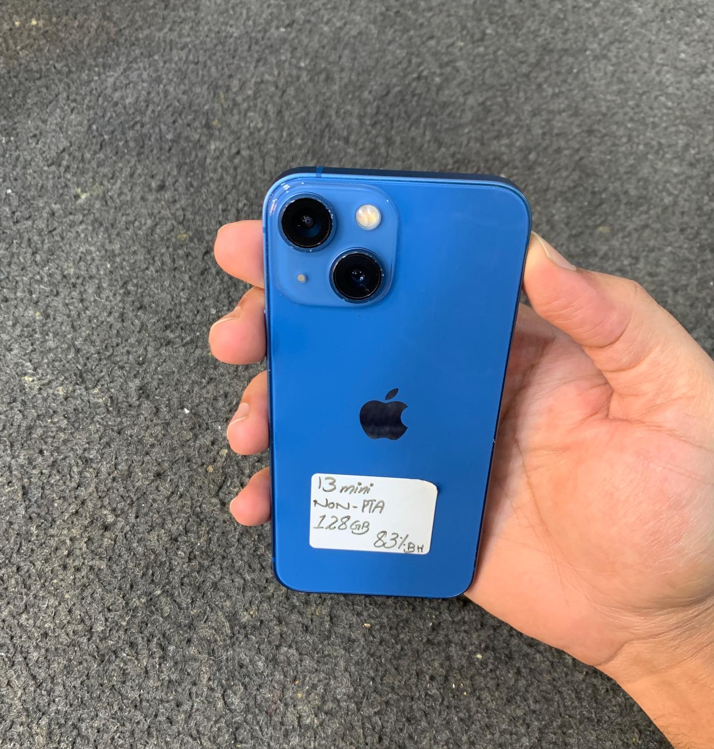 FACTORY UNLOCK iPhone 13 128gb 9/10 condition Blue Colour 83 