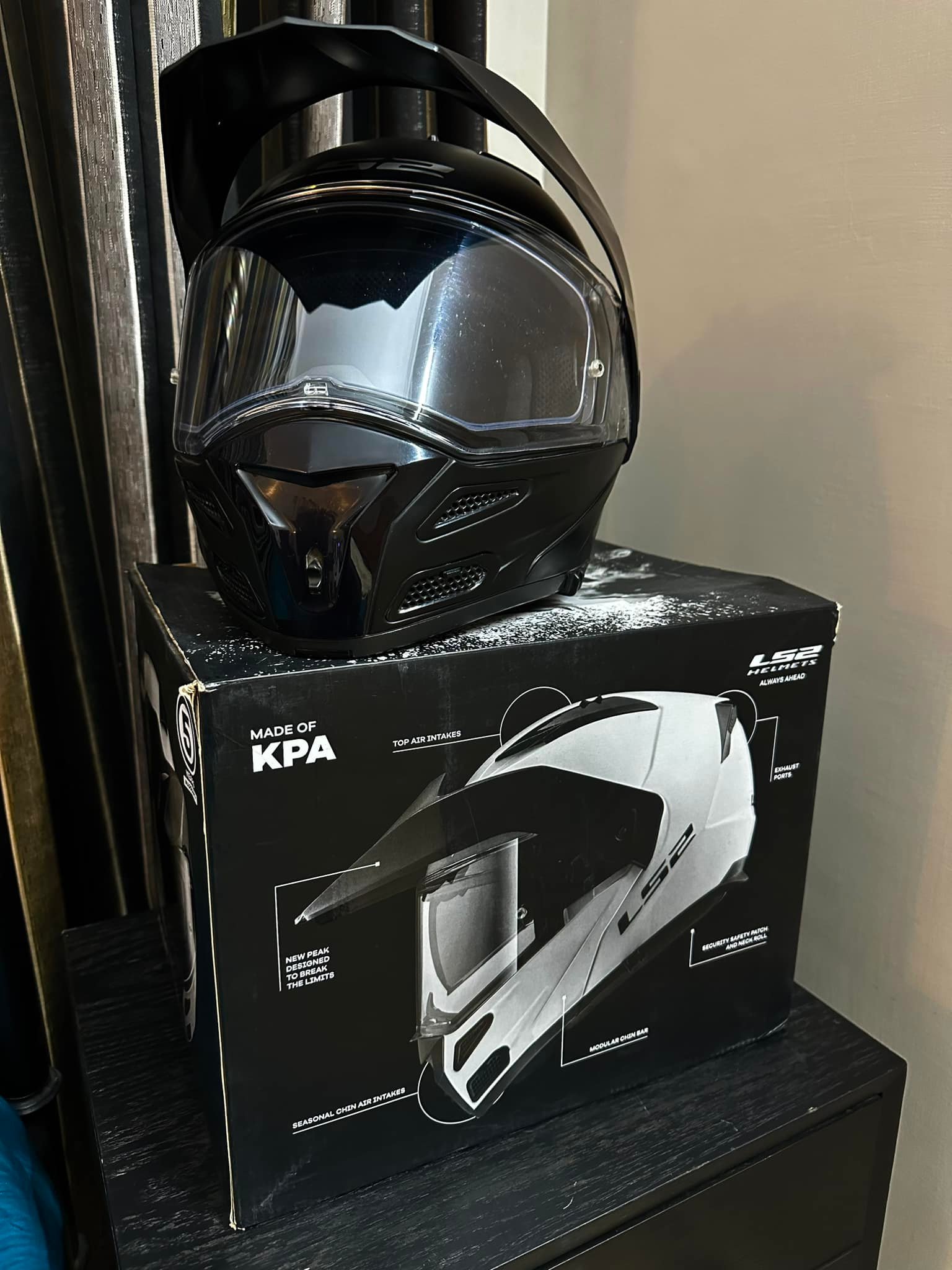 ls2 ff386 flip up helmet SOLID MATT BLACK  Arihant Helmets Pinlock 70 antifog inserts (sold separately) attach easily to this shield to help eliminate visor fog Capobranco Shop - Product: FF386