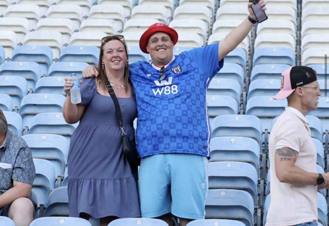 Football - Sunderland husband and wife enjoying Portugal. 🇵🇹 | Facebook