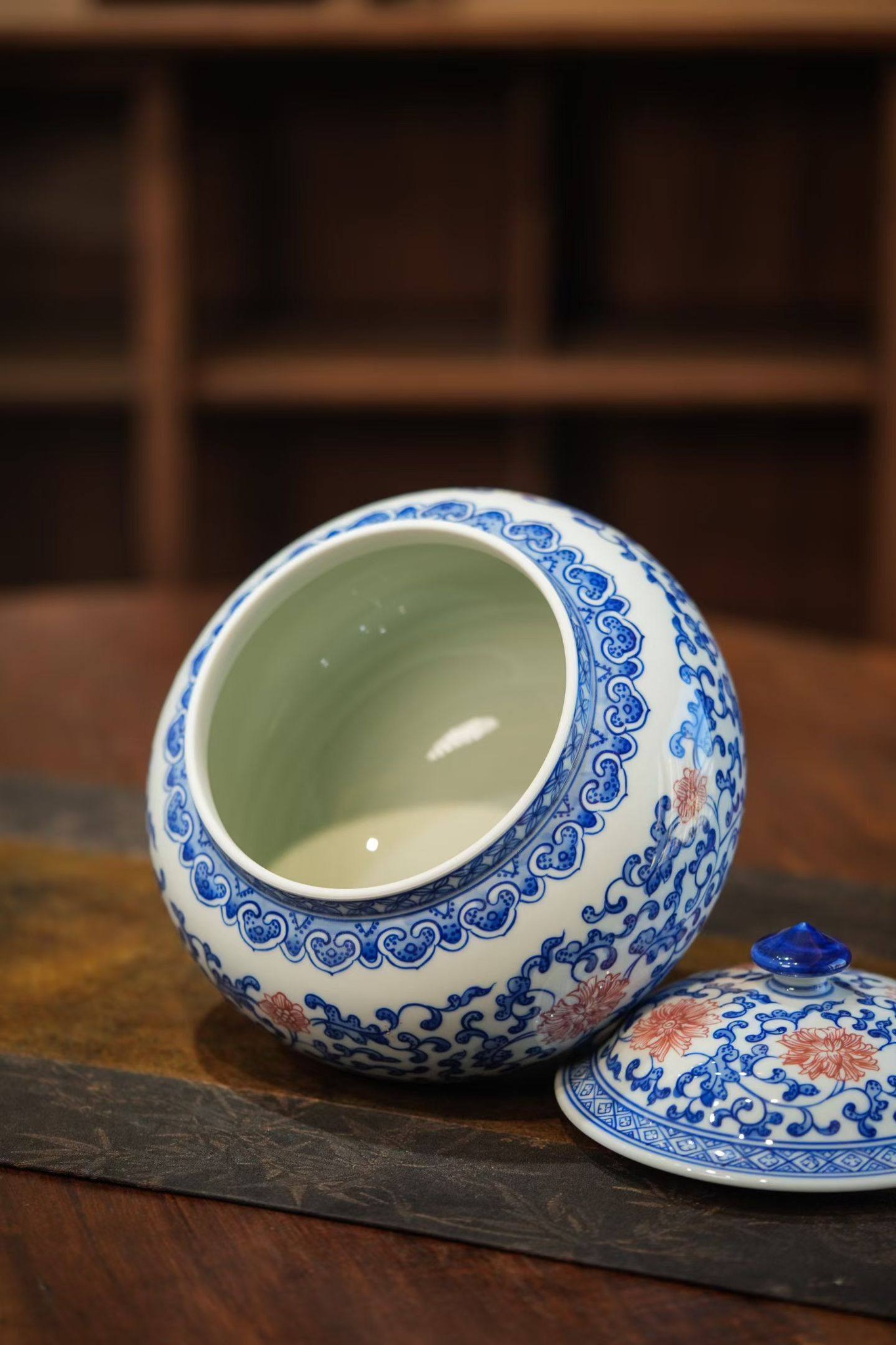 戴杰- 戴杰added a new photo — at 景德镇Jingdezhen.