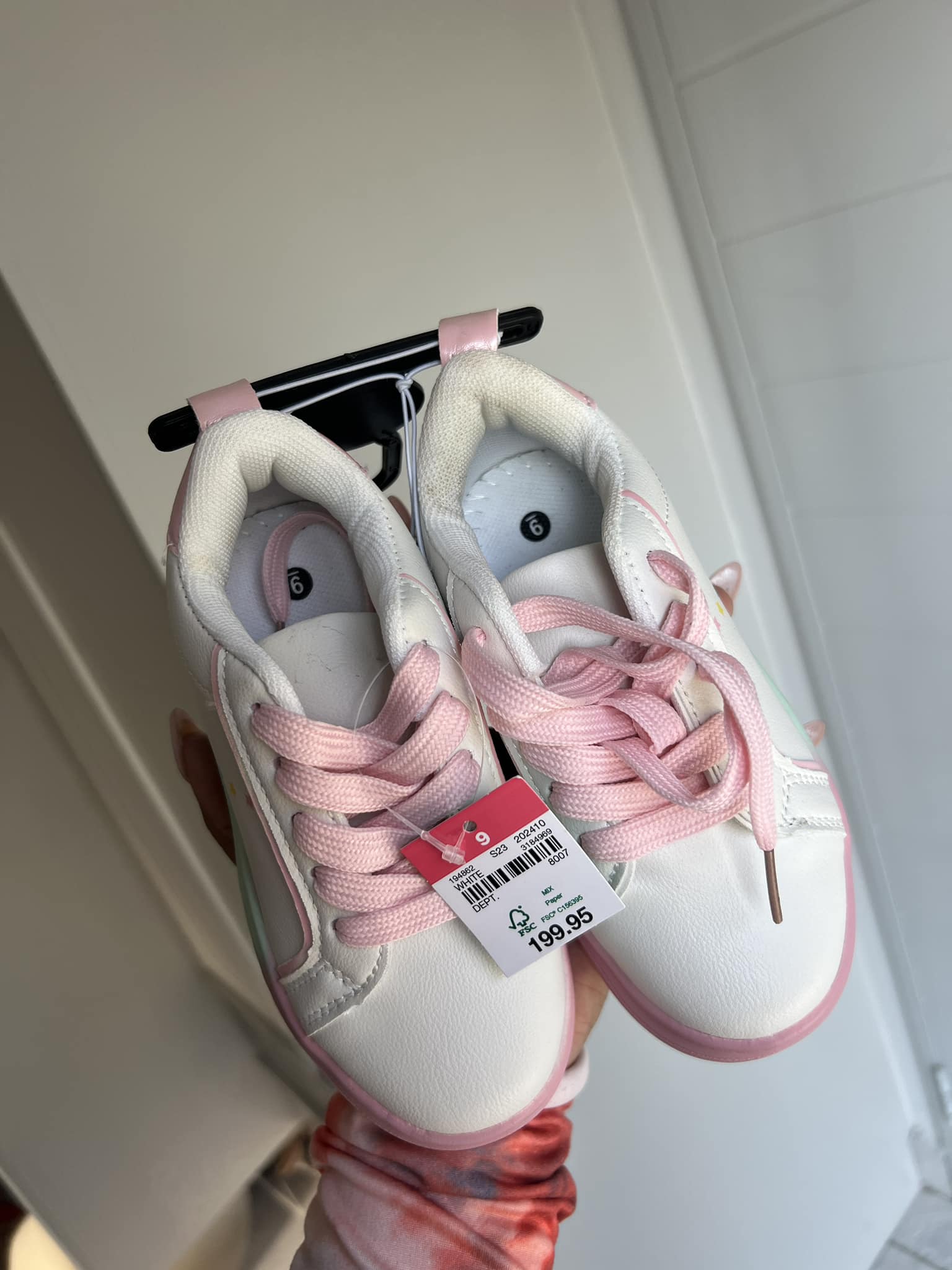 600 bought last December size 8 app 77120938 or call