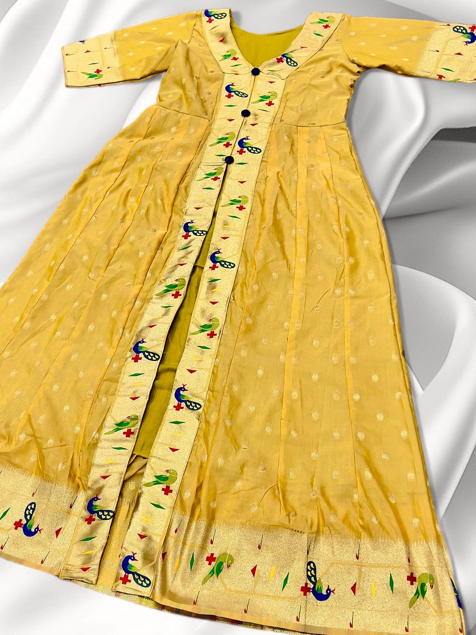 modern paithani dress design Nach G Ghuma pattern kurta **Designer kurta** **Pattern- Front Slit** *Length = 40 inch* *Stitching on demand* Size:11 YEAR Traditional paithani lehenga choli outlet-sale Beach single poses |