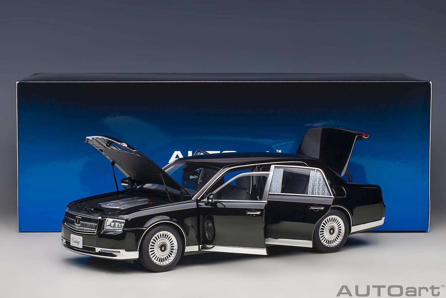 1:18 TOYOTA CENTURY SPECIAL EDITION WITH CURTAIN (Black). Item No