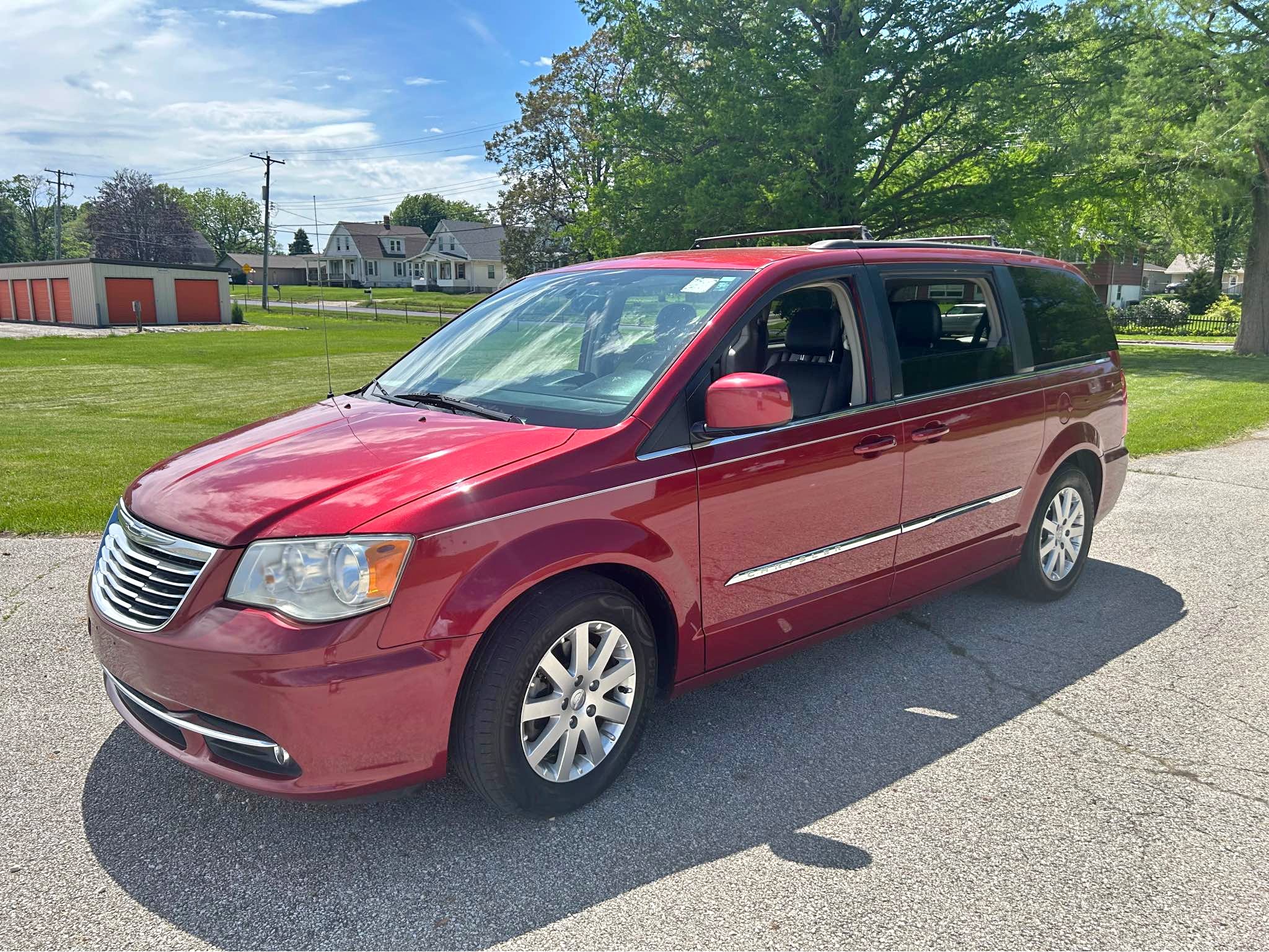 Elegant 2013 Chrysler Town Country Limited Photos