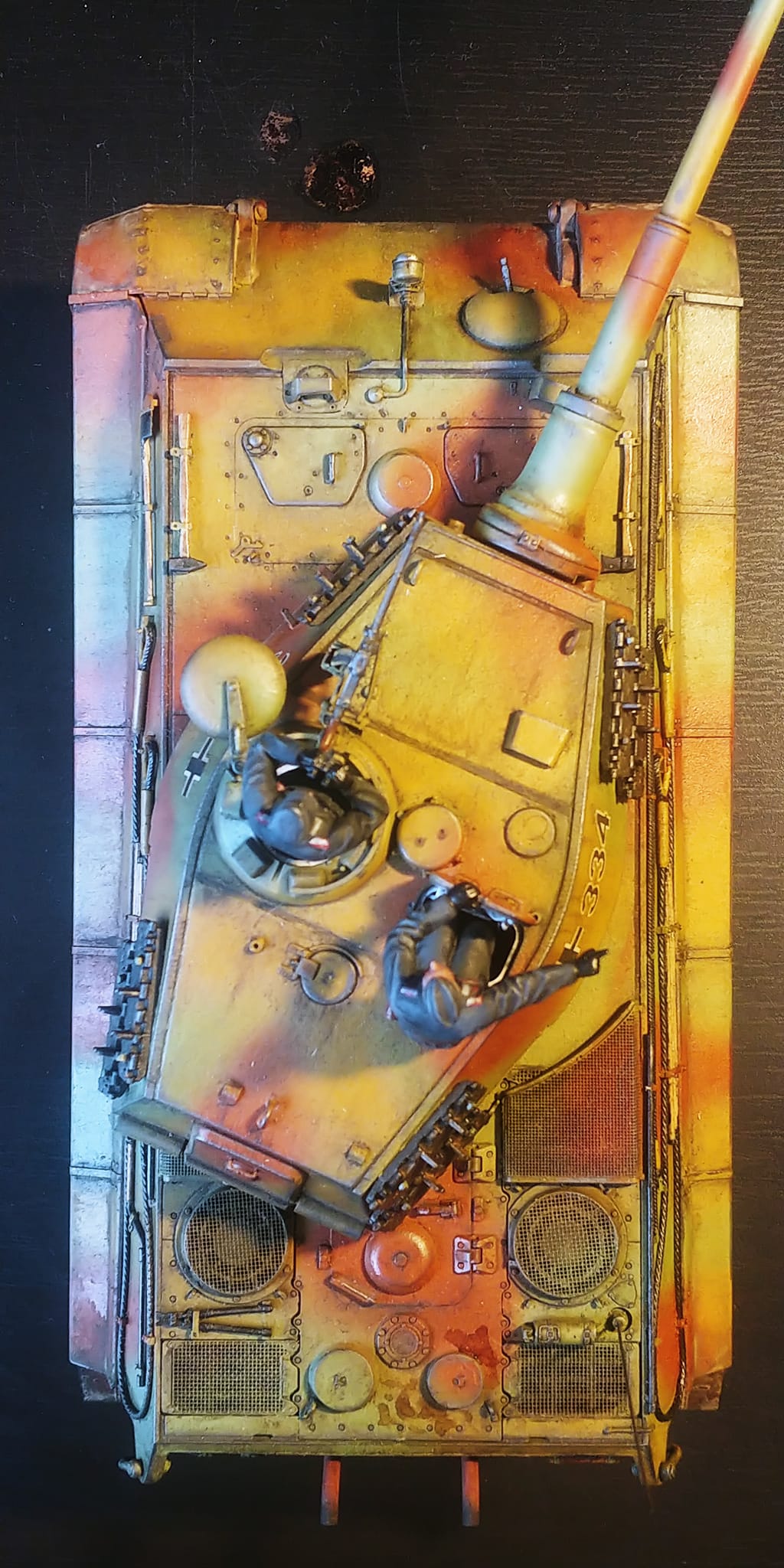 RYEFIELD 5126 1/35 KING TIGER Vl Tiger Ausf.B Sd.Kfz.182 Henschel