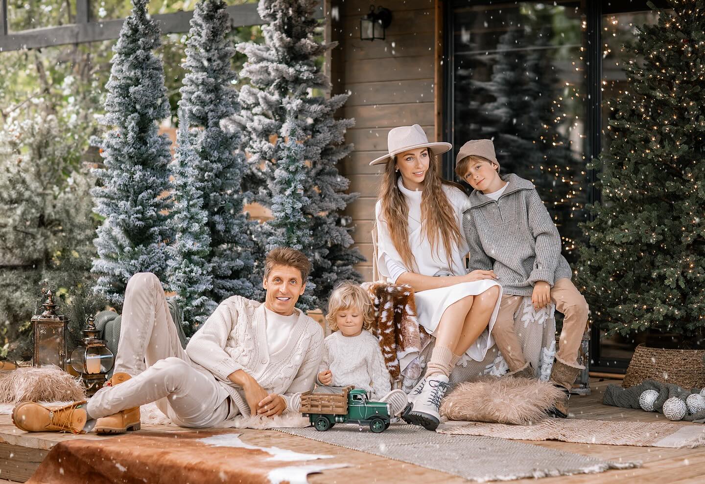 heather rae el moussa christmas dress Tarek and are celebrating as a big, happy family fmd22june2026