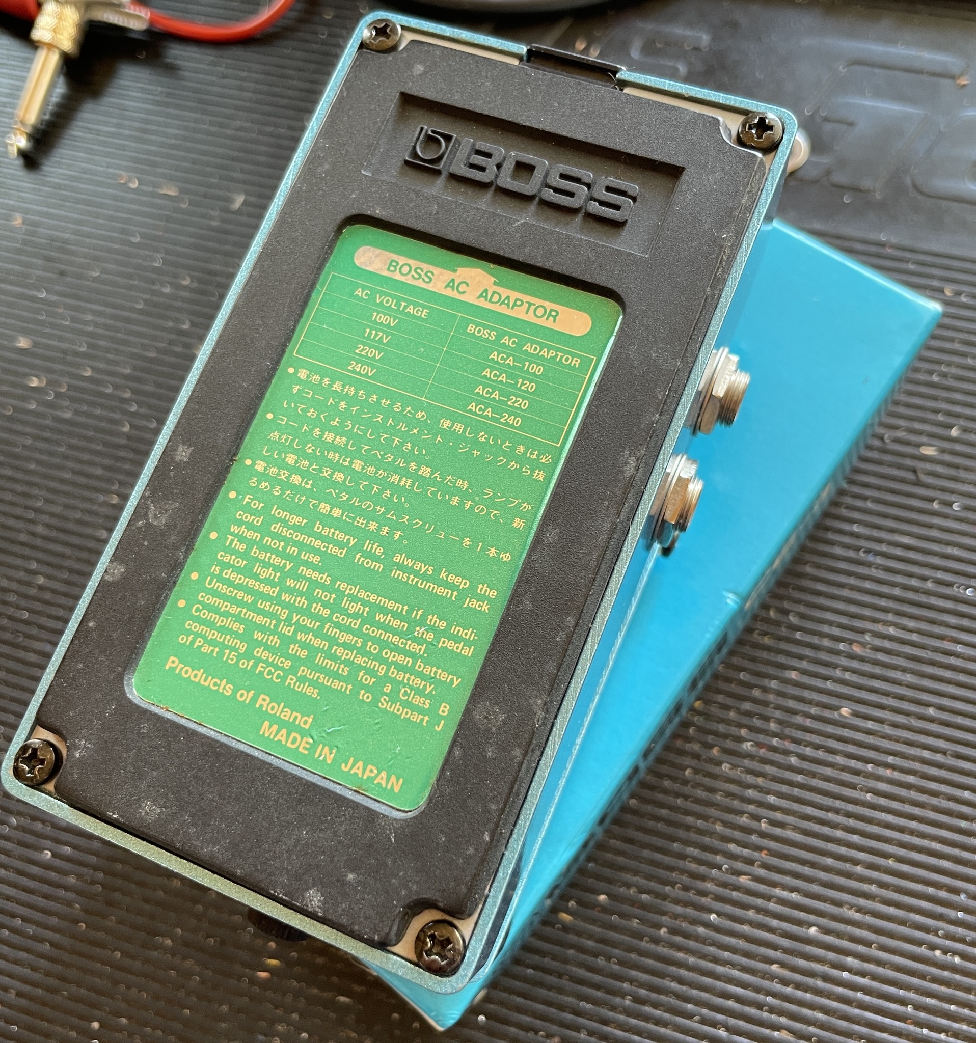 Should I mod my Boss CE-3 for 9v power supply?
