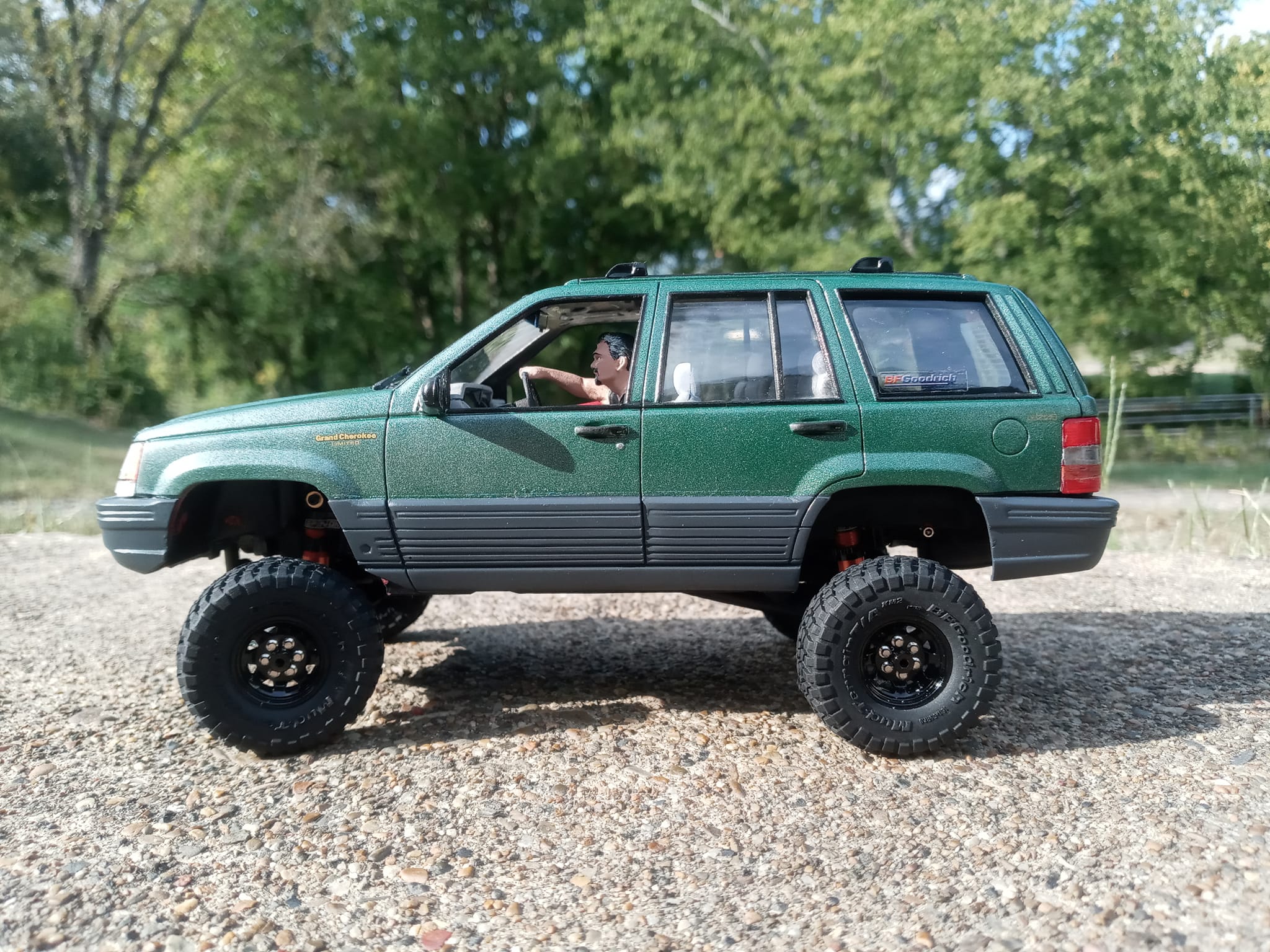 Lindberg 1995 Jeep Grand Cherokee scale model build