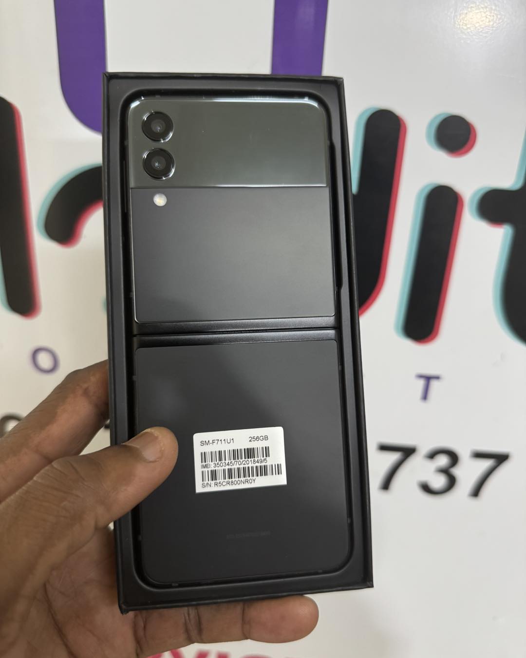 Modit Connect - Samsung Z flips available From: P5000... | Facebook
