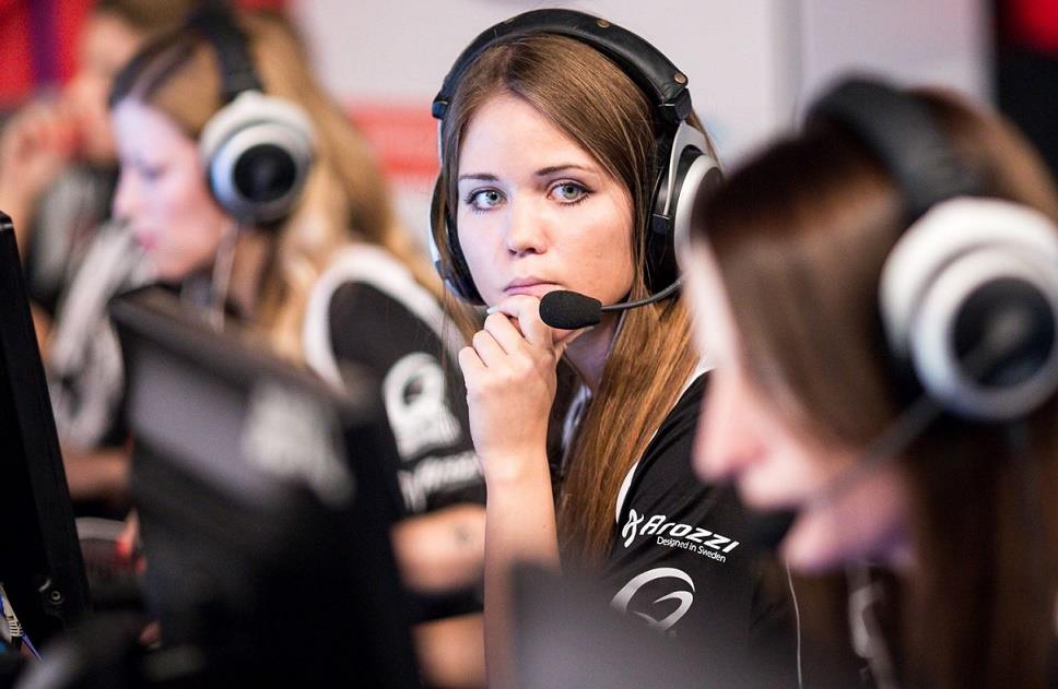 RES Gaming - Support zAAz and juliano with The Swedish female CS:GO ...