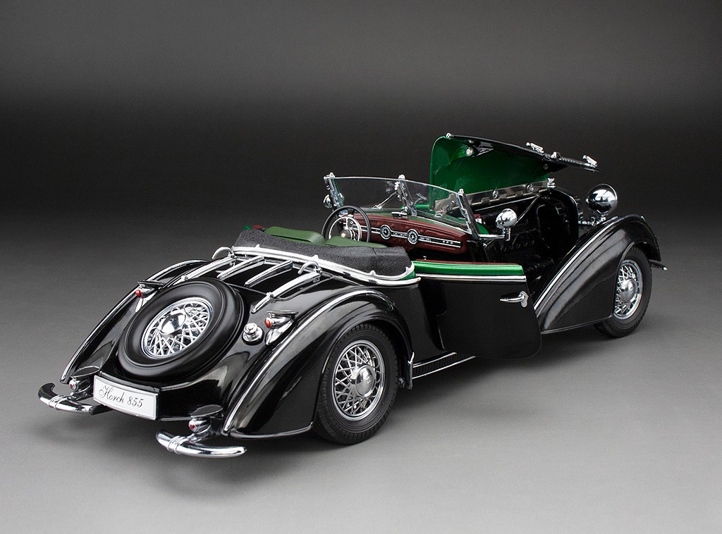 Item No : 2409 Scale : 1:18 1939 HORCH 855 ROADSTER - Black / Dark