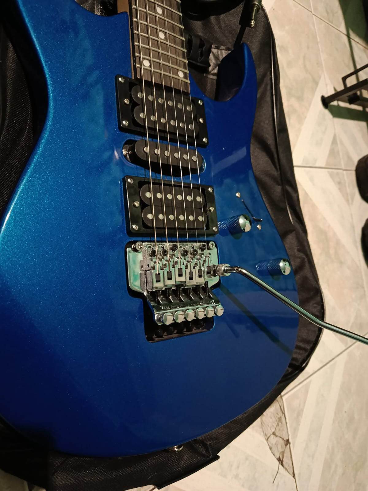 Guitarra con Floyd Rose modelo LG5 Deviser - Electric Guitars ...