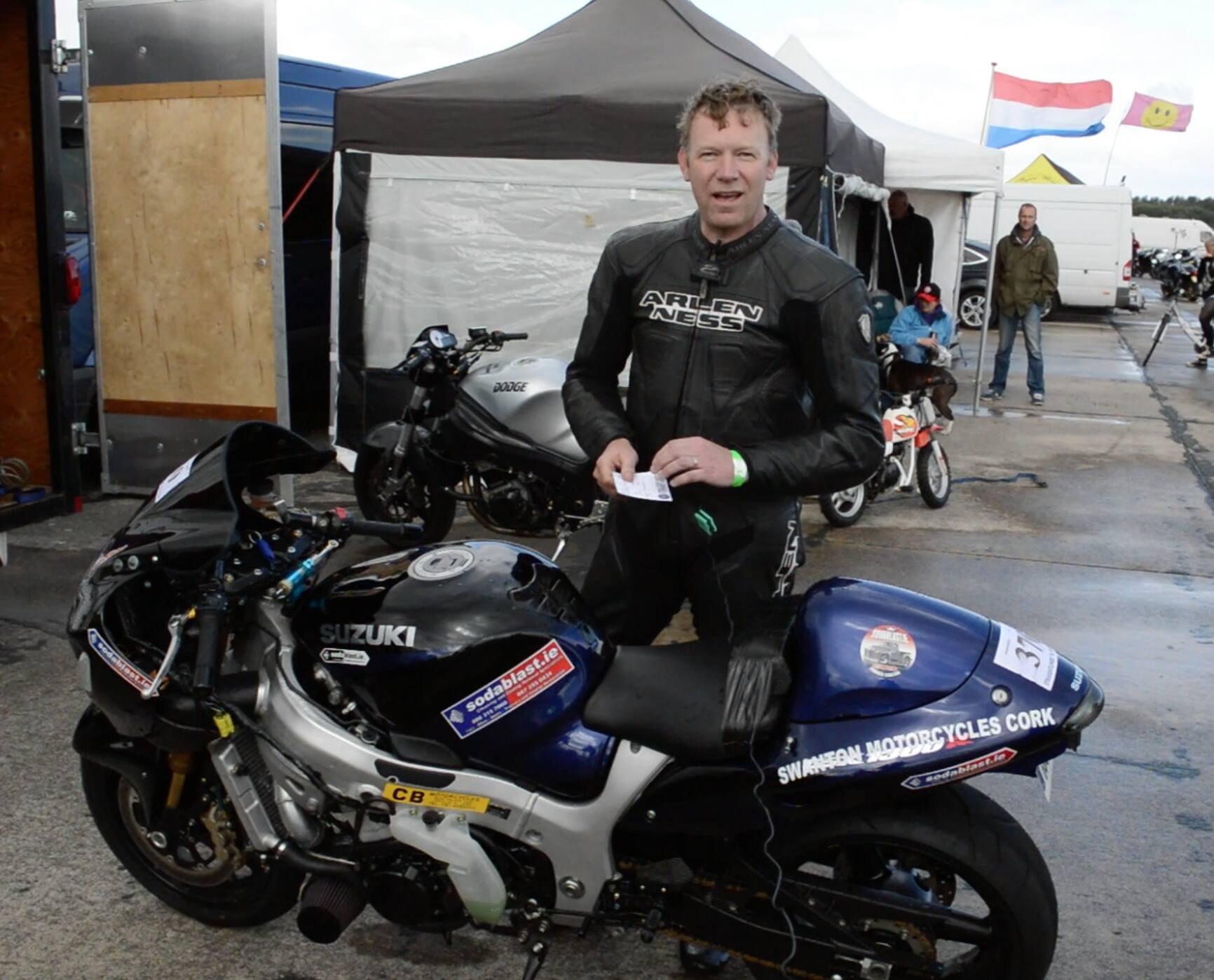 ブレイディ Ted Brady, Ireland who set a new Motorcycle Wheelie World speed