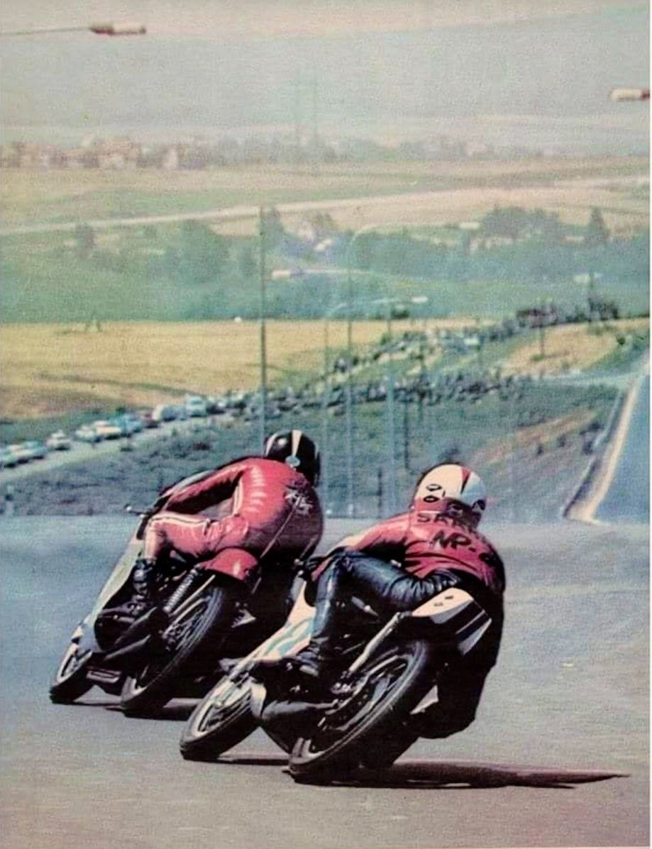 Photo Vintage Bohumil STASA Et Alberto PAGANI - Grand Prix Moto De BRNO 1969 - Article De Presse Rétro
