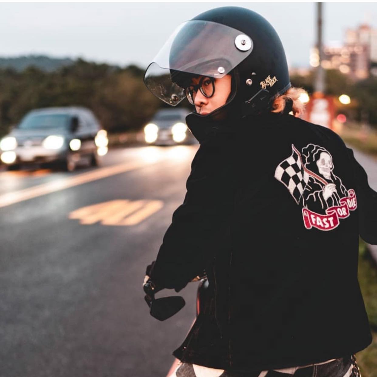 Blade Rider Helmet 一個動作一個角度就能展現出帥氣度... - Blade Rider Helmet | Facebook