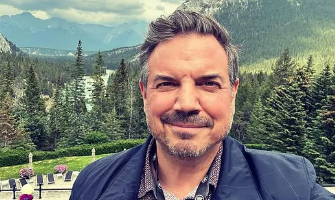 C'est - Charles Lafortune publie un cliché très touchant de son fils ...