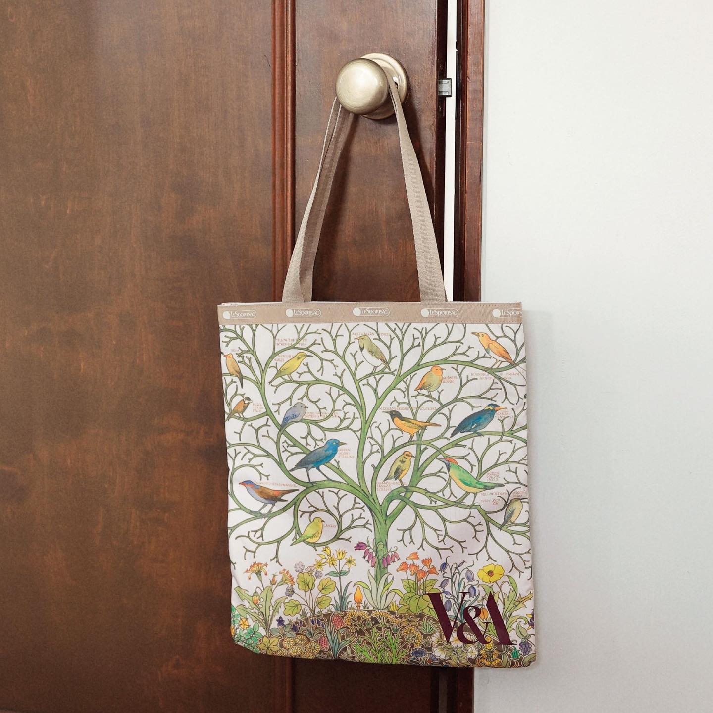 LeSportsac V&A Collaboration 8月24日(水)発売 レスポートサックと 